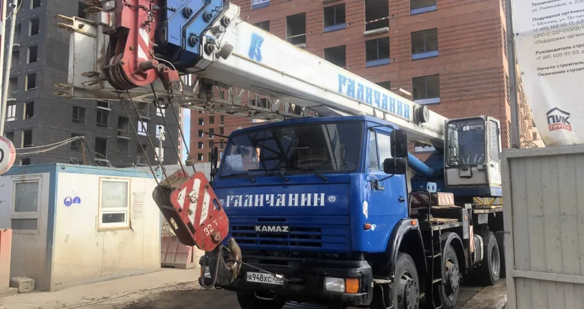 Автокран Камаз 32т