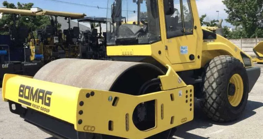 Каток грунтовый, 12т, Bomag BW 213