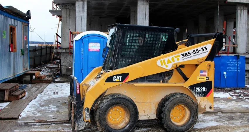 Мини-погрузчик CAT 252B-3